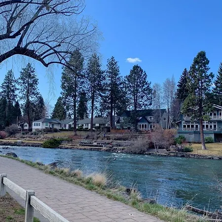 Hotel Deschutes Riverside Escape